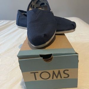 TOMS Woman 9.5 Navy Canvas